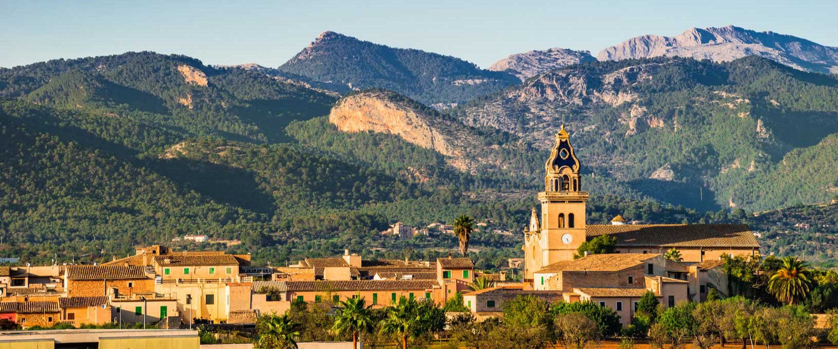 Santa Maria del Cami: a life surrounded by the greenery of the Tramuntana