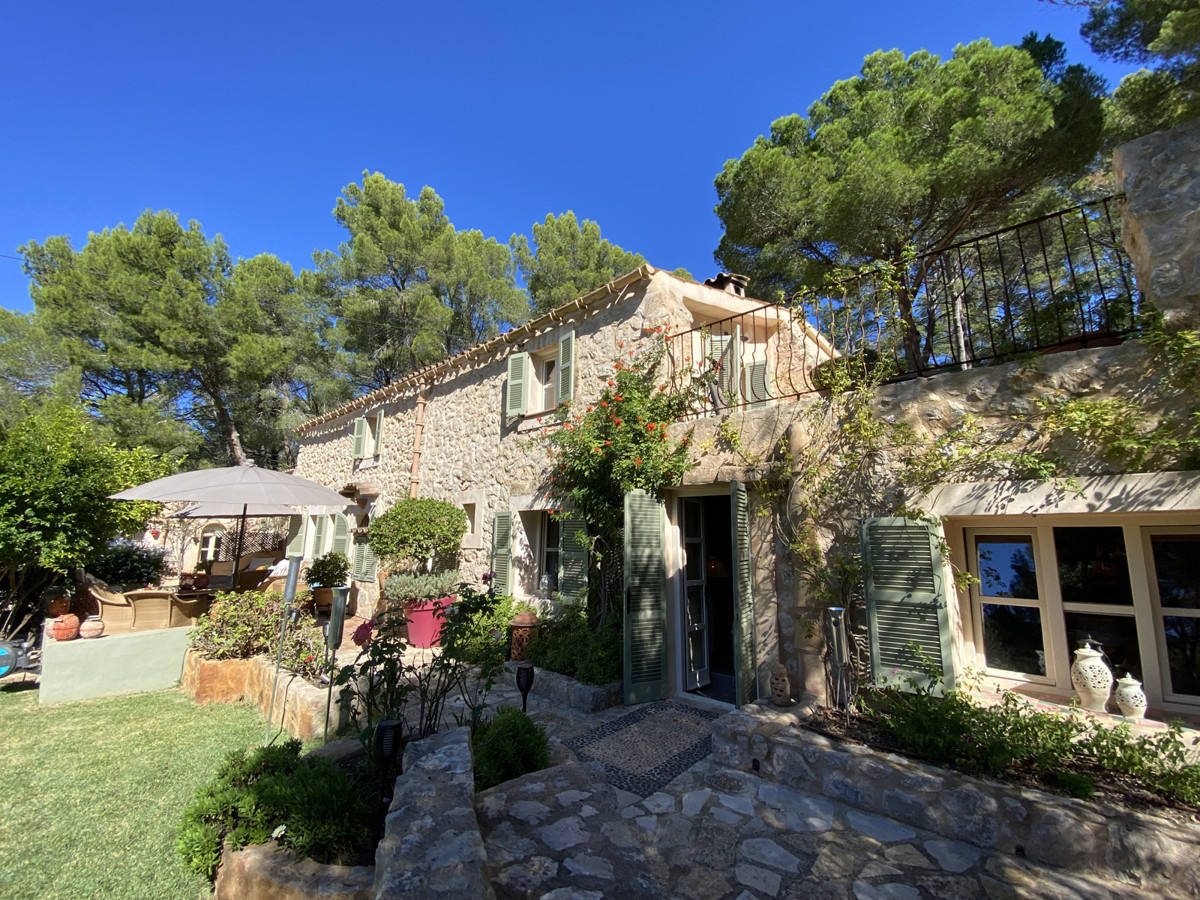 BEAUTIFUL FINCA IN S ́ARRACÓ ROMANTIC WITH UNOBSTRUCTED VIEWS