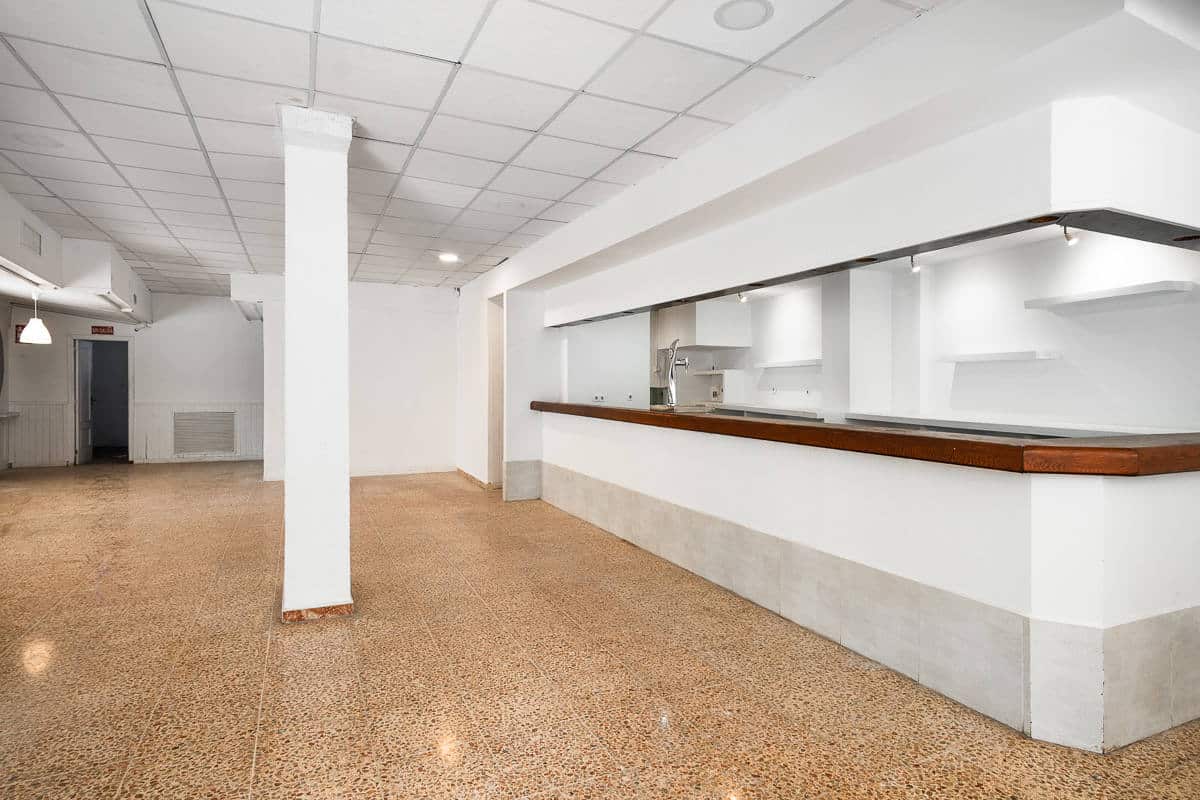 COMMERCIAL PREMISES ON GROUND FLOOR WITH TERRACE  BAR IN BASEMENT