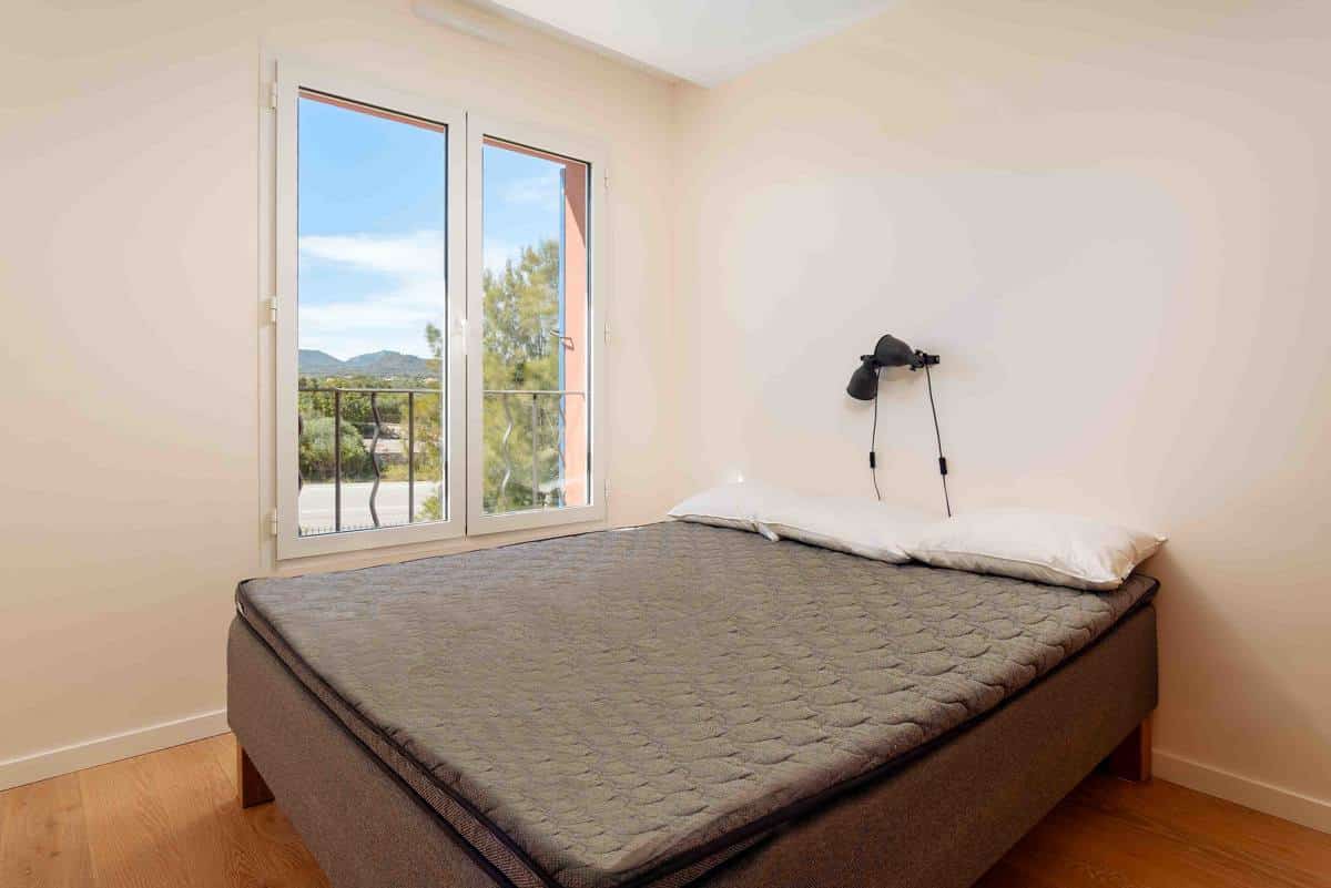 Lujoso piso de 3 dormitorios en la idílica comunidad de Portocolom con azotea y piscina