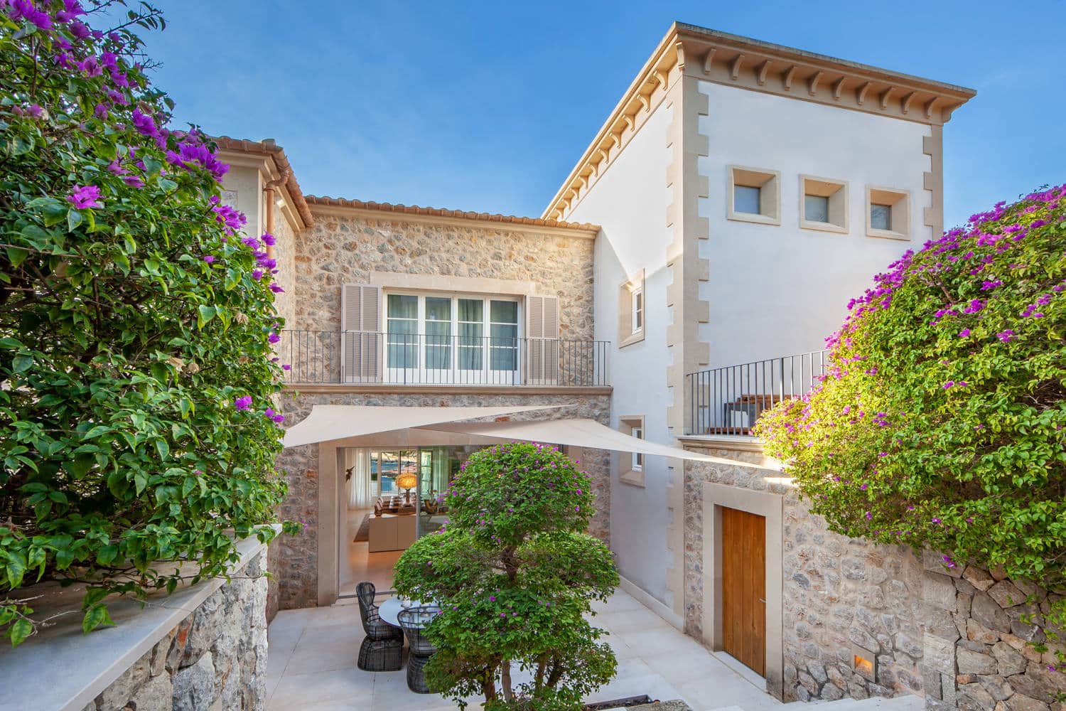Luxurious villa with amazing sea views and Exquisite Finishes in Camp de Mar