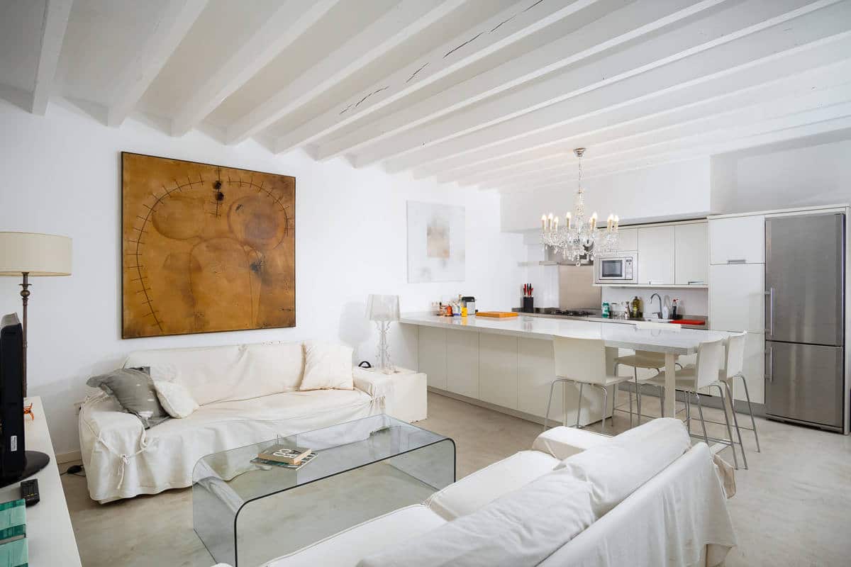 VERY EXCLUSIVE APARTMENT WITH TERRACE IN THE GOLDEN MILE OF PALMA