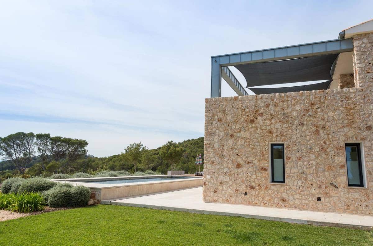 IMPRESSIVE PLOT WITH PROJECT WITH A SPECTACULAR 180 ° COASTAL VIEW OVER PORTO COLOM