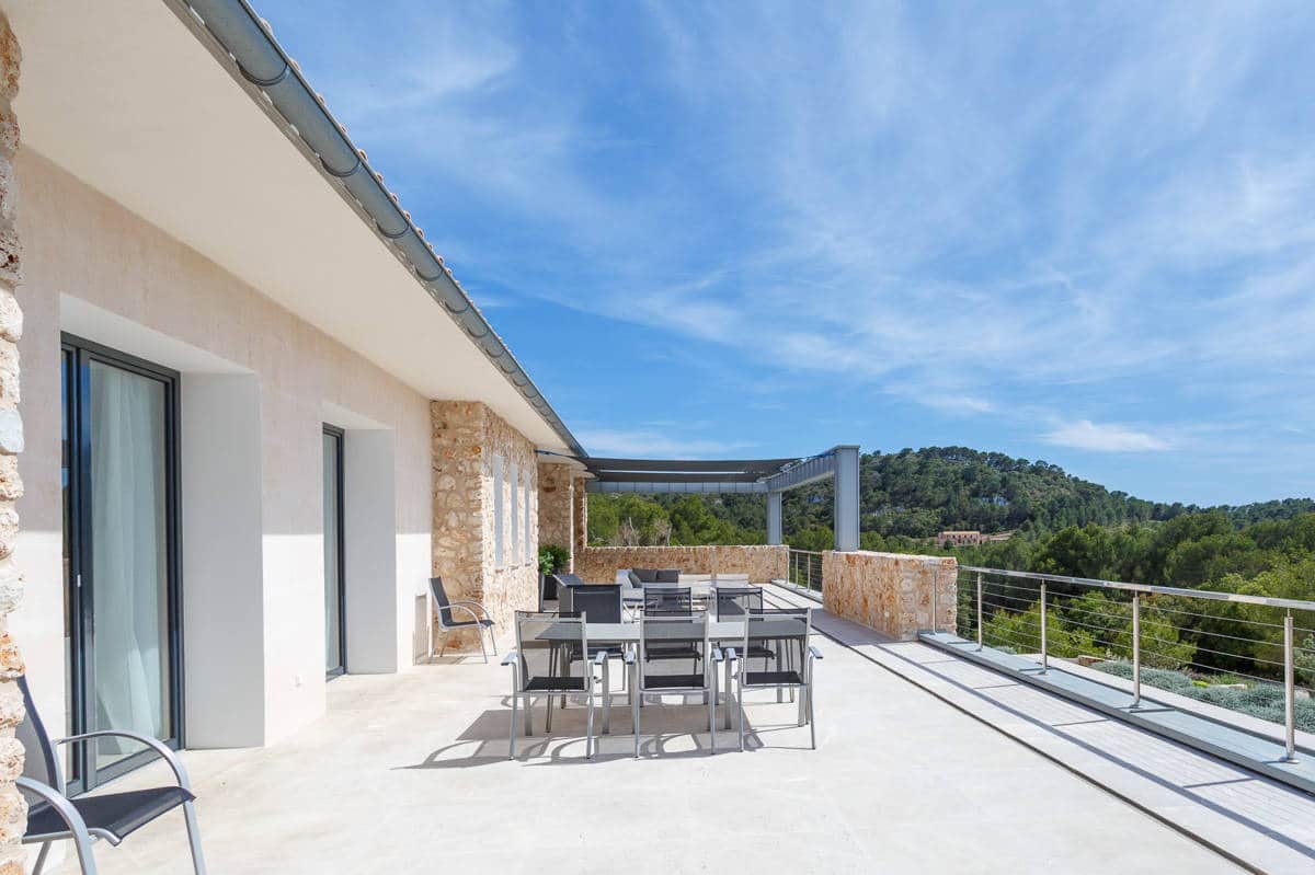 IMPRESSIVE PLOT WITH PROJECT WITH A SPECTACULAR 180 ° COASTAL VIEW OVER PORTO COLOM