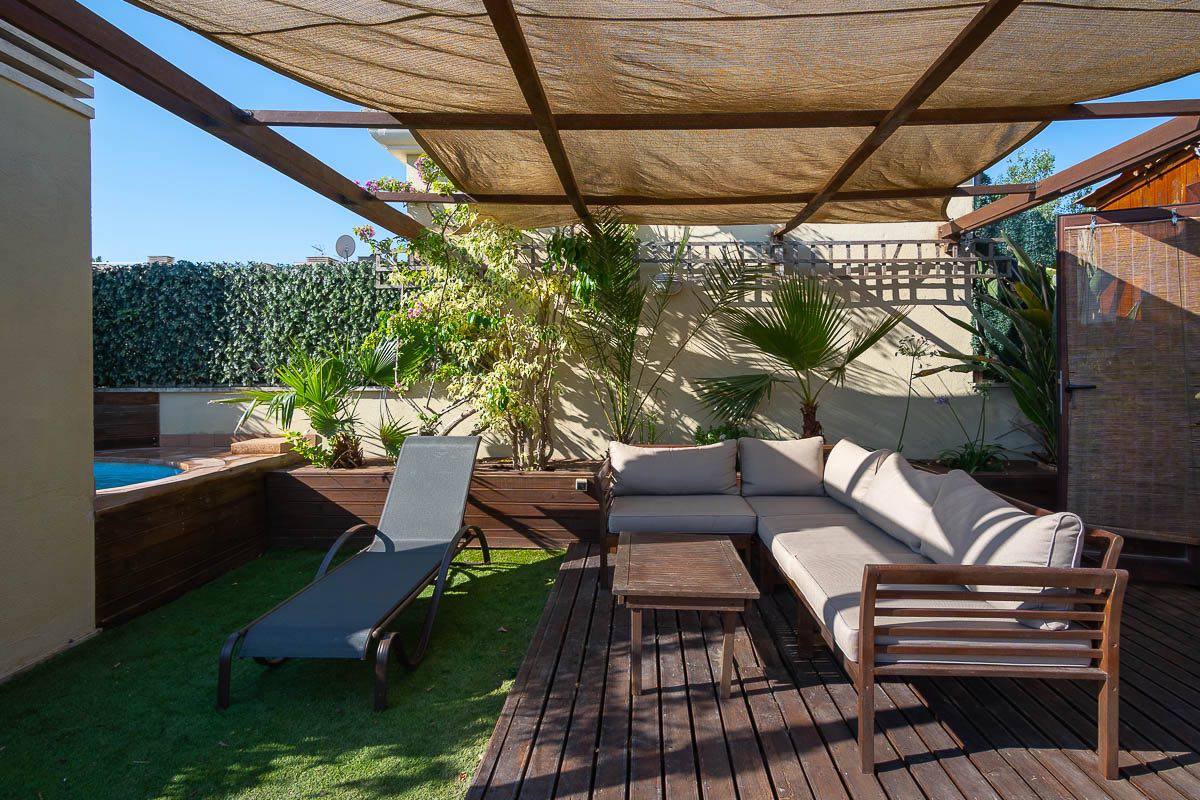 BEAUTIFUL PENTHOUSE WITH PRIVATE POOL AND CHILL-OUT AREA IN BONANOVA