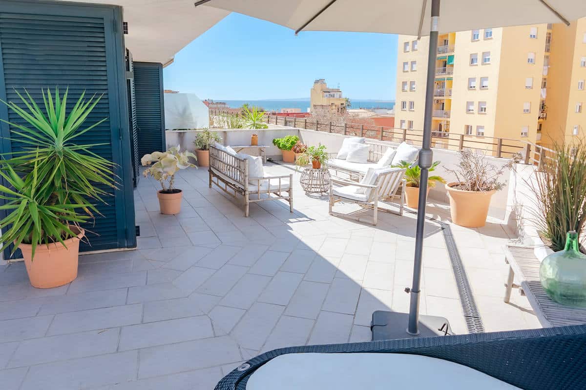 Luxury Duplex Penthouse with Spectacular rooftop Terrace & sea views in Portixol