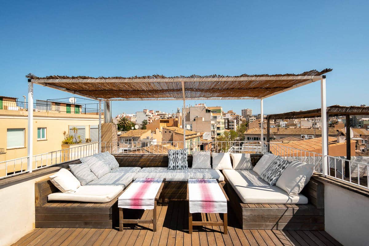 AMAZING LOFT APARTMENT WITH HIGH CEILINGS AND ROOFTOP TERRACE