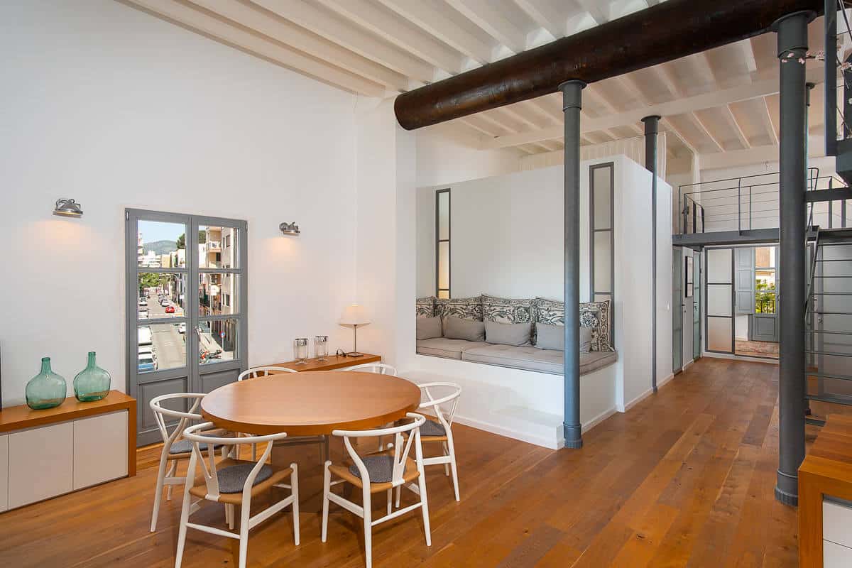 AMAZING LOFT APARTMENT WITH HIGH CEILINGS AND ROOFTOP TERRACE