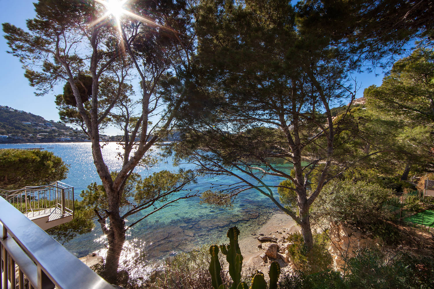 Prestigevolle Villa in erster Reihe mit Panoramablick auf das Meer in Puerto de Andratx