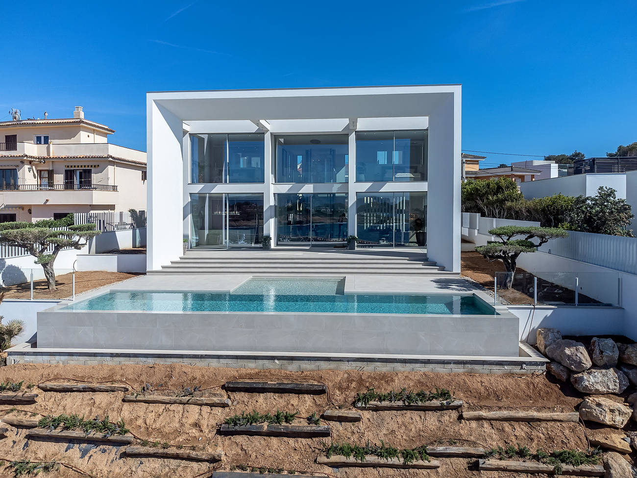Villa moderna con impresionantes vistas sobre el puerto deportivo de Port Adriano