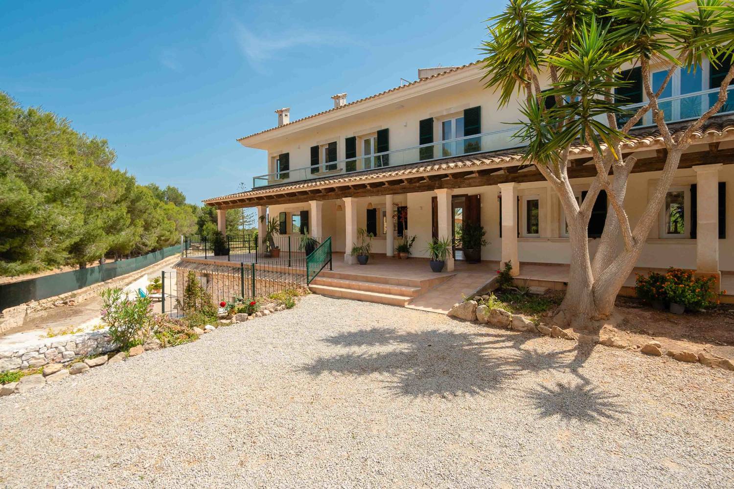 Escape to a Stunning Holiday Rental Finca near the Mesmerizing Es Trenc Beach!