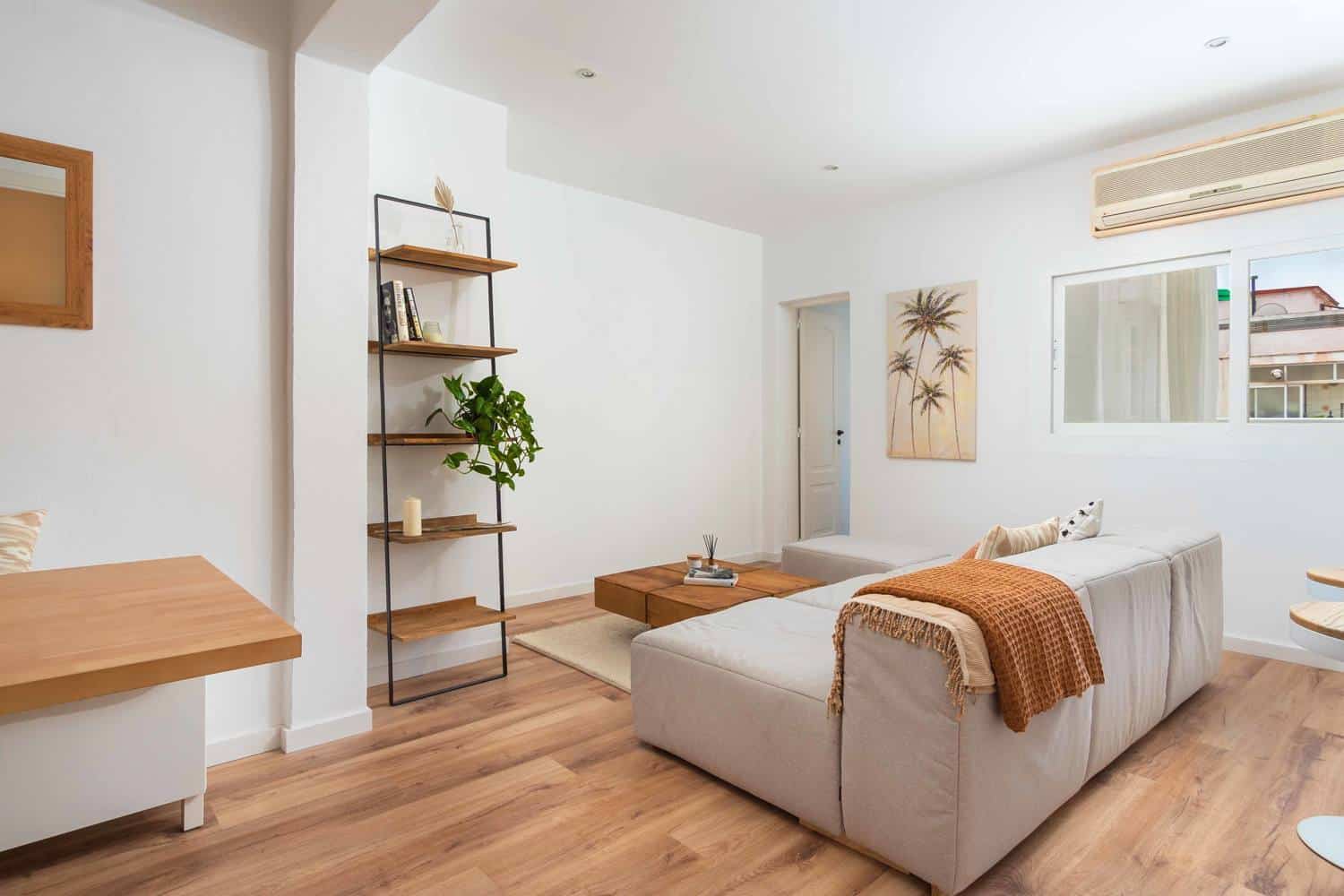 Elegant eingerichtete und renovierte 3-Zimmer-Wohnung in der Nähe von Santa Catalina
