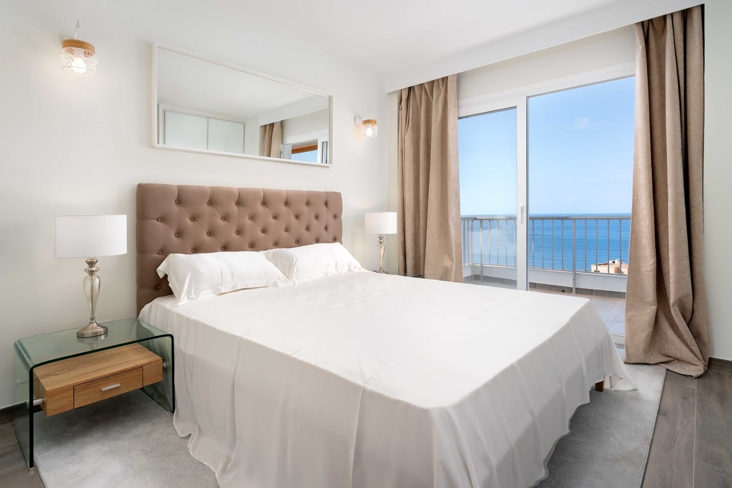 Impresionante piso de 4 dormitorios con vistas al mar – Cala Mayor