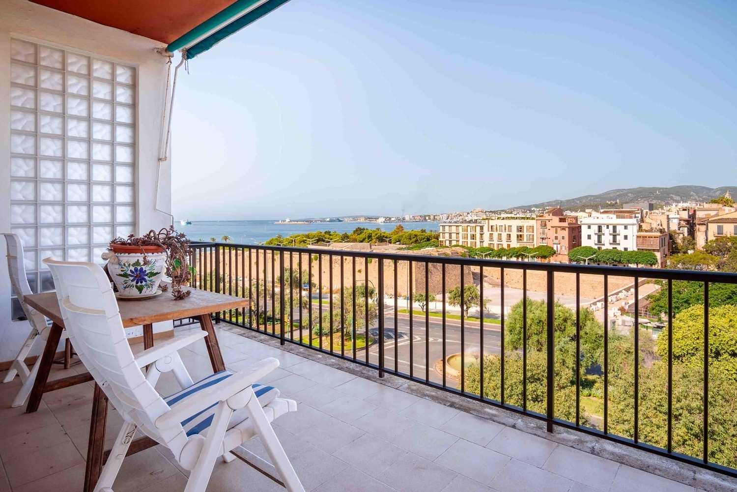 Espacioso apartamento para renovar justo al lado del mar en Palma de Mallorca