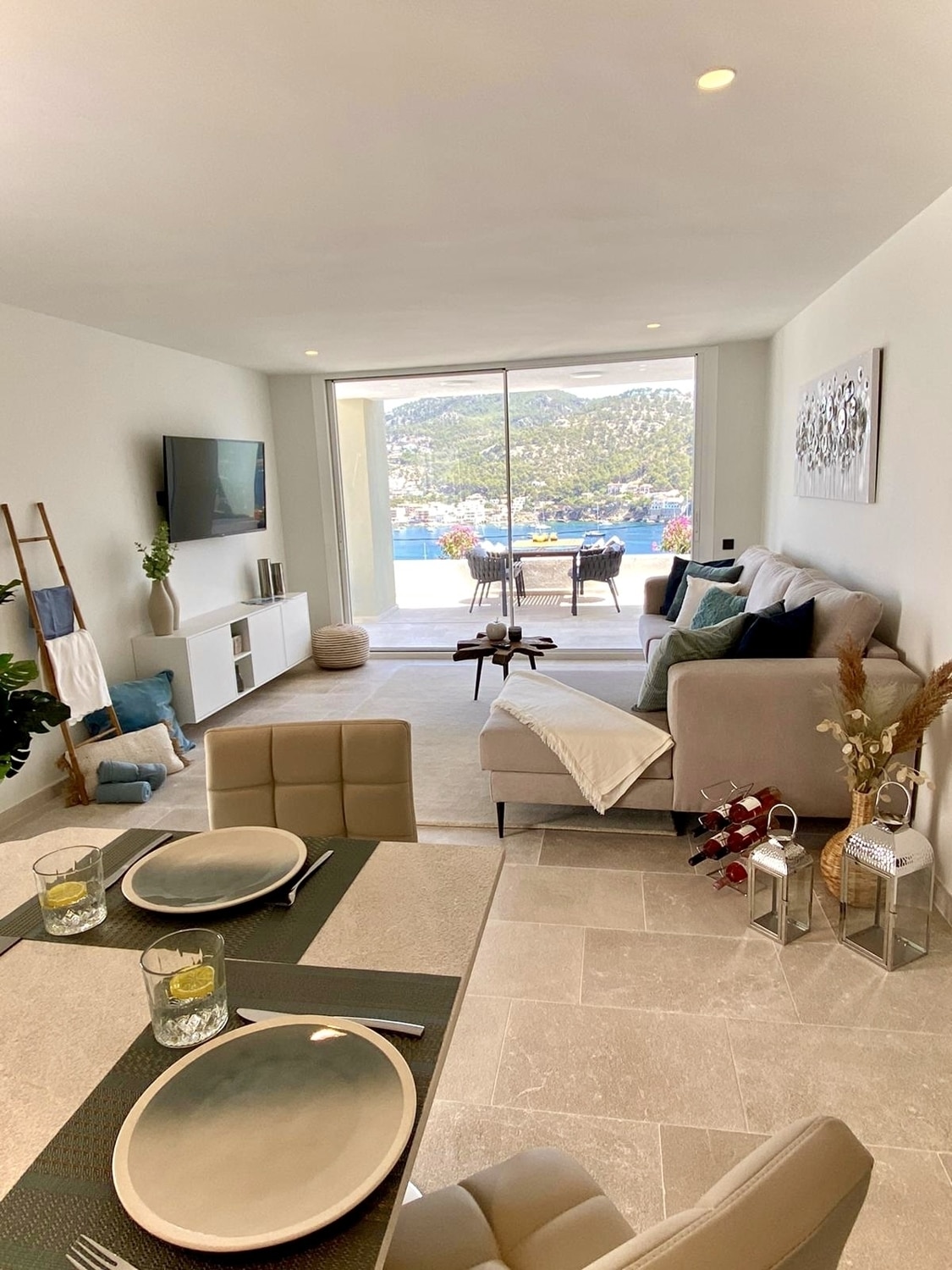 Modern Apartment in unique location of Port Andratx with stunning seaview