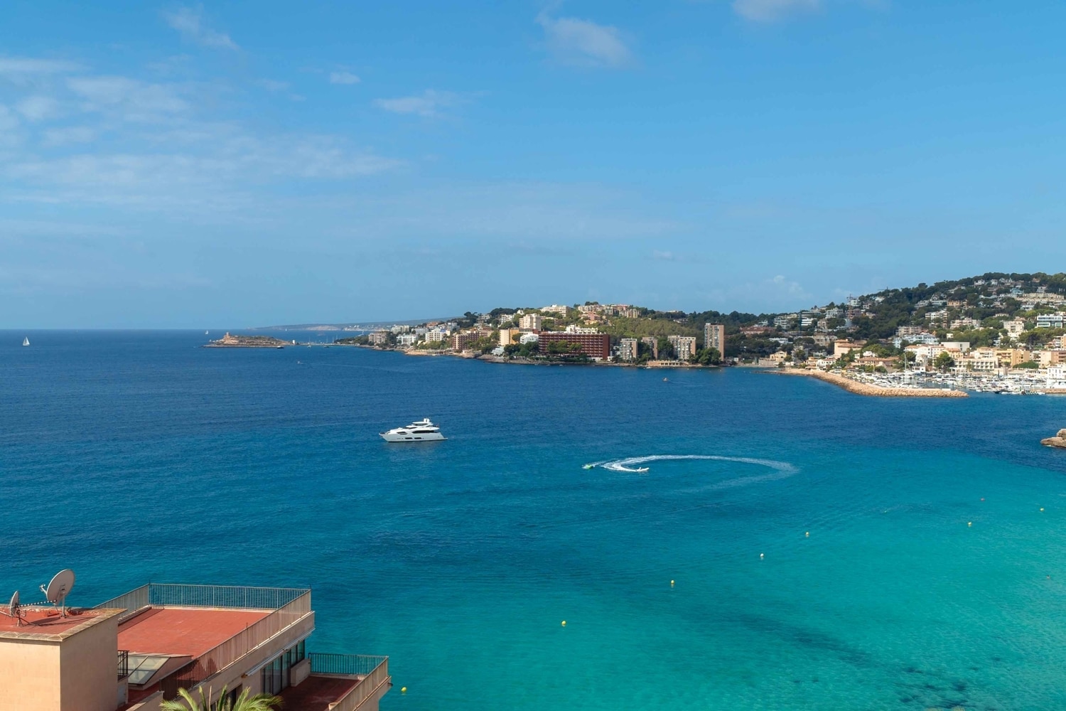 Stunning sea view Apartment with 4 Bedrooms in Cala Mayor