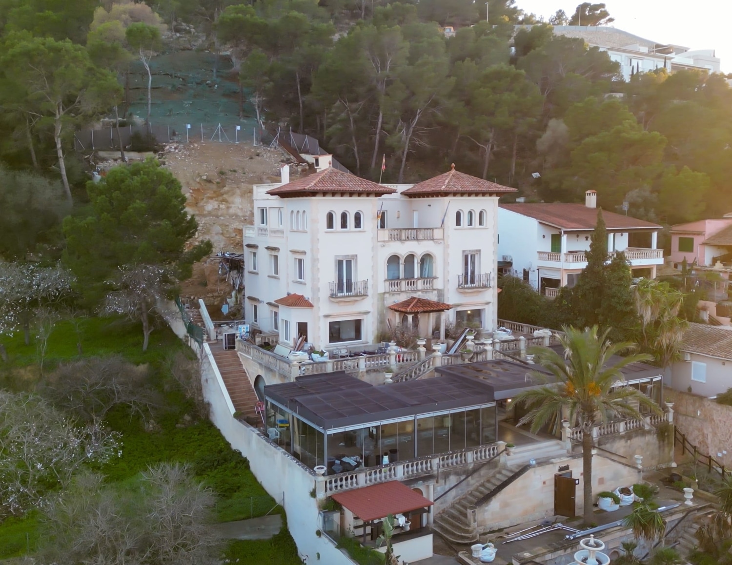 First LINE VILLA for renovation with POOL and amazing SEA VIEWS in Port Andratx