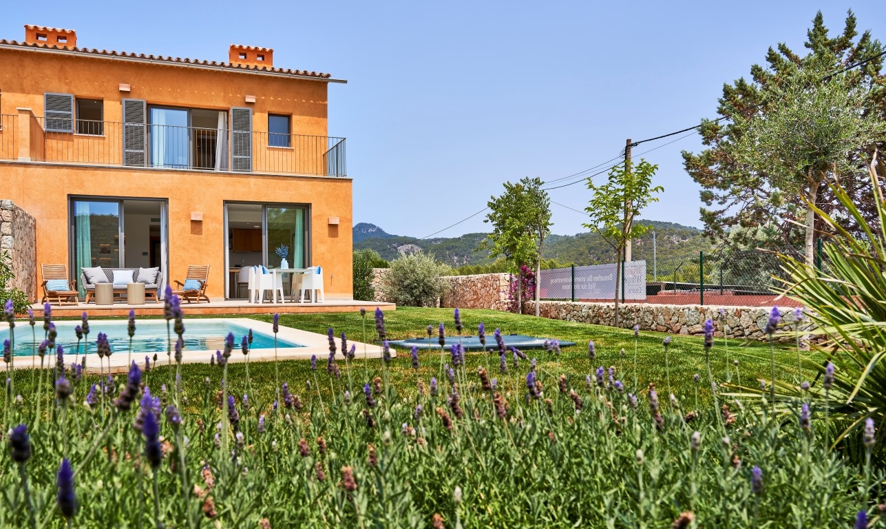 New semi-detached house in Es Capdella