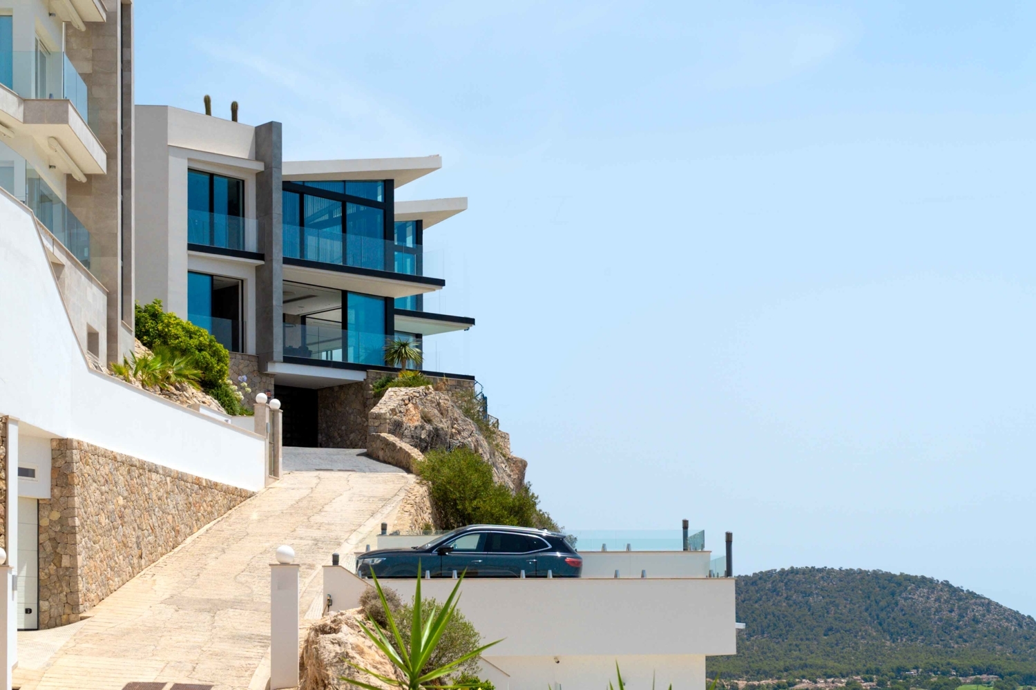 State-of-the-Art Villa with sensational views in exposed location in Santa Ponsa