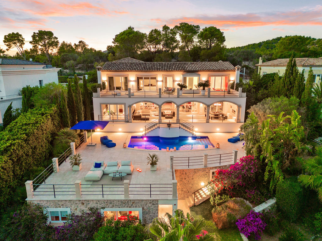 Luxurious 5-Bedroom Villa with Breathtaking Sea Views in Puerto de Andratx