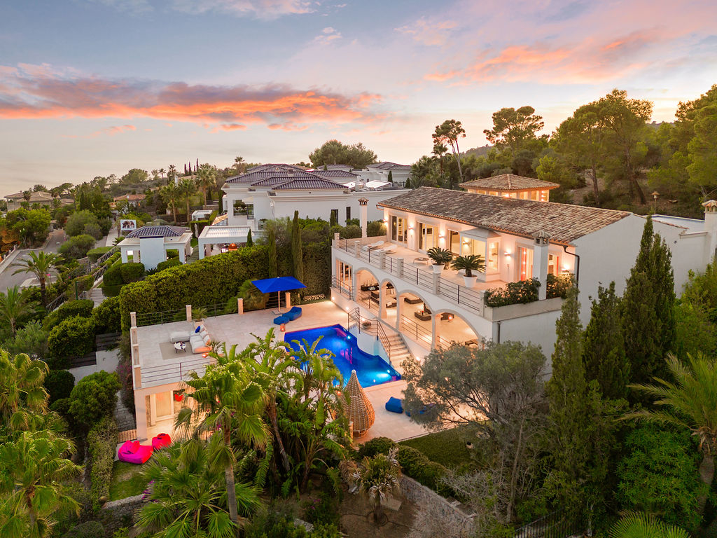 Luxurious 5-Bedroom Villa with Breathtaking Sea Views in Puerto de Andratx