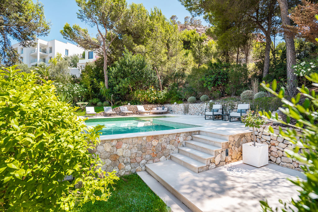 LUXURIOUS Villa with Pool and Mountain Views in Cala Moragues