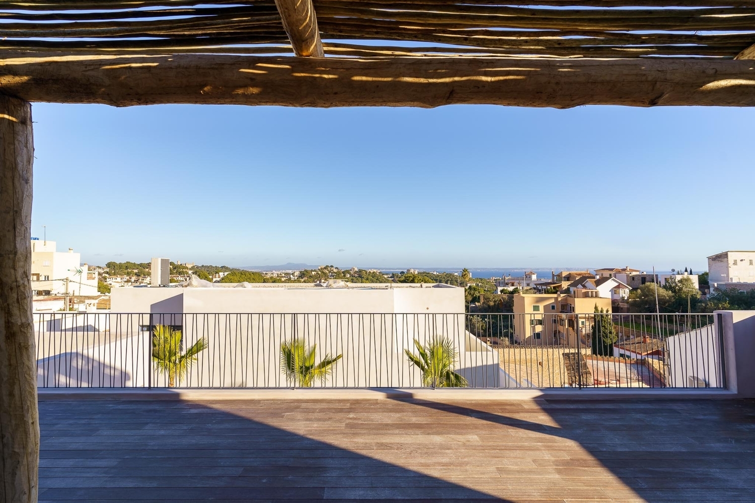 Erstaunlicher Neubau eines Passivhauses in Genova mit Meerblick und Pool