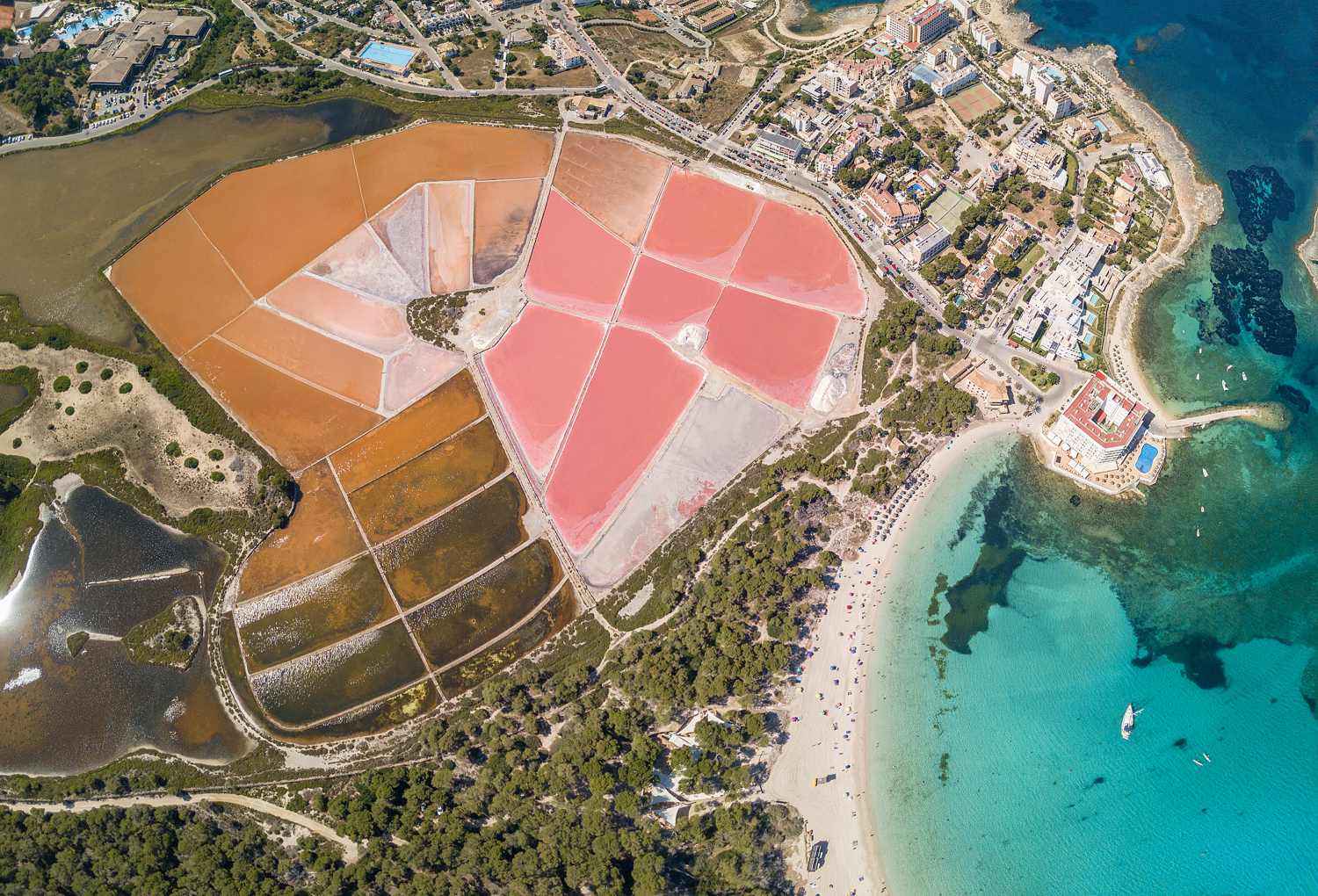 Exceptional Villa with Pool Area for Sale in Dalt de Sa Ràpita, Mallorcas Southern Coast