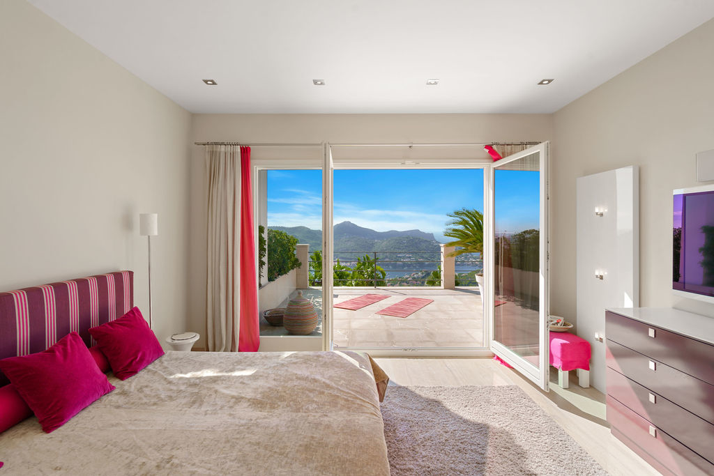 Luxuriöse 5-Schlafzimmer-Villa mit atemberaubendem Meerblick in Puerto de Andratx