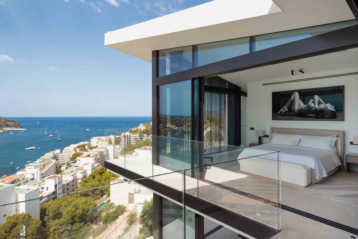 State-of-the-Art Villa with sensational views in exposed location in Santa Ponsa