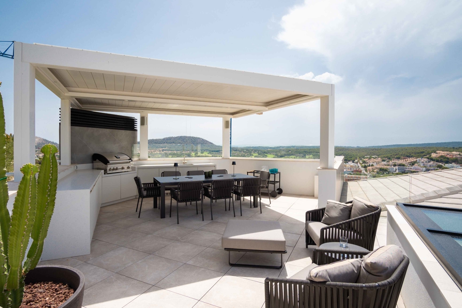 State-of-The-Art Villa mit sensationeller Aussicht in exponierter Lage in Santa Ponsa