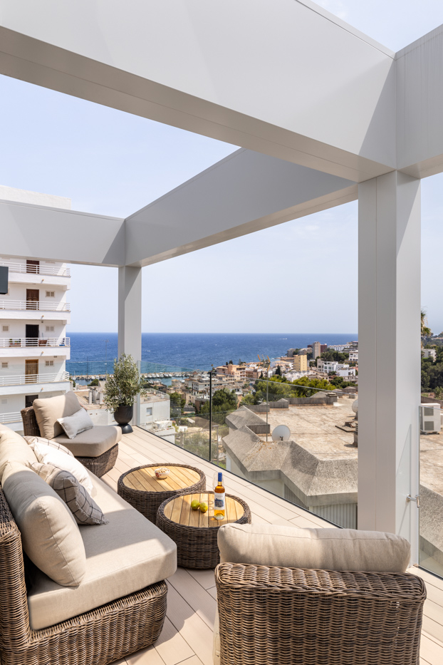 Stunning brand new penthouse in San Agustin with roof terrace, private pool & parking