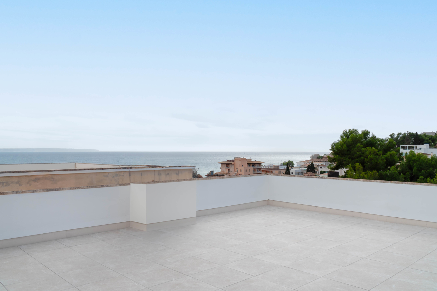 Excepcional Ático con 2 terrazas privadas, vistas al mar y piscina en Sant Agustí