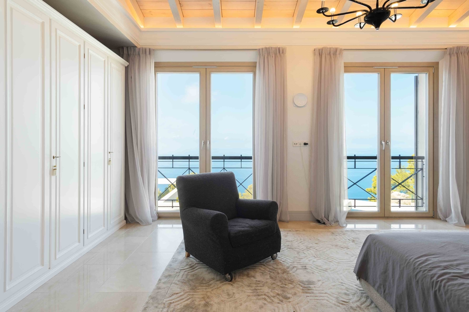 Luxuriöse Villa mit atemberaubender Aussicht in einer privilegierten Wohnanlage in Valldemossa