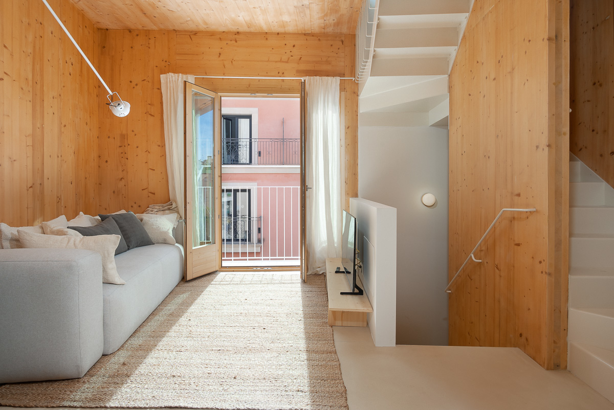 Aufregendes Neubau Holzhaus Garage Elektro Charger Aufzug Terrasse 3 Schlafzimmer
