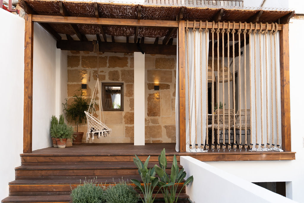 Apartamento renovado con estilo moderno en Santa Catalina con patio-terraza privado