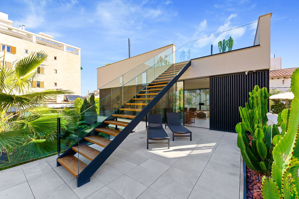 Elegante neu gebaute Designervilla mit Meerblick in El Terreno