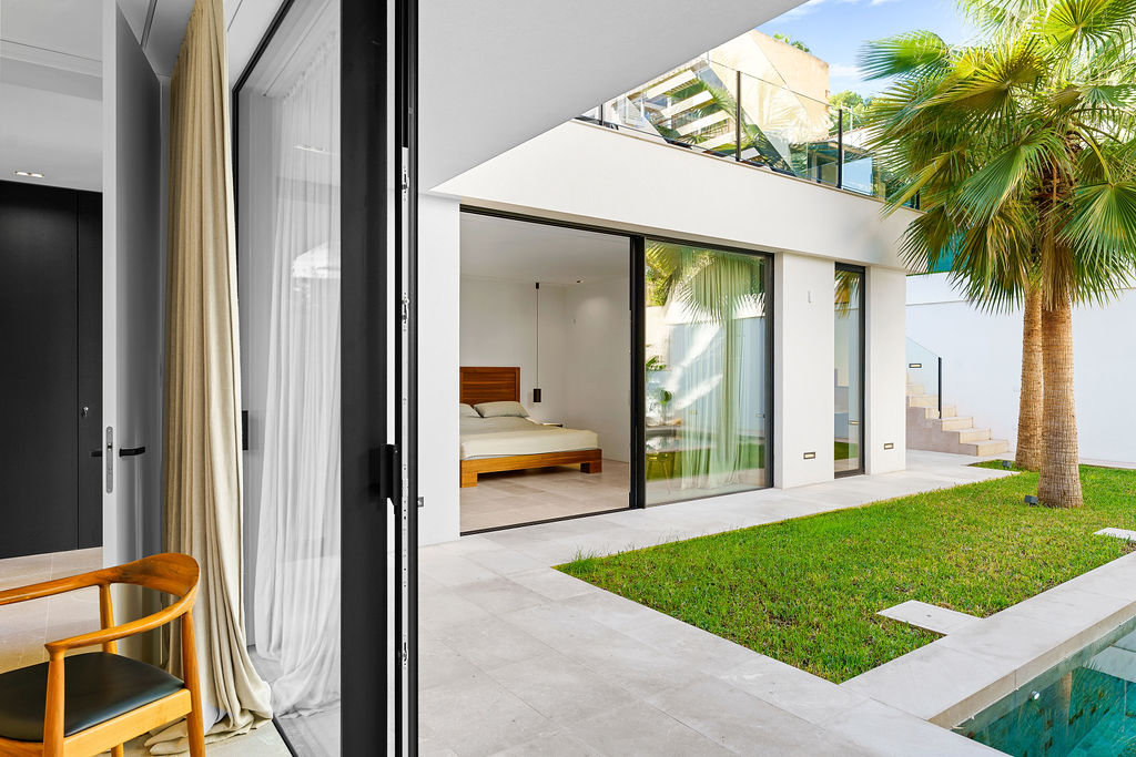 Elegant newly built designer villa with sea views in El Terreno