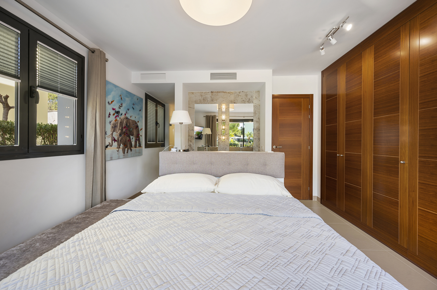 Designer-Erdgeschosswohnung mit 4 Schlafzimmern in Luxusresidenz – Camp de Mar