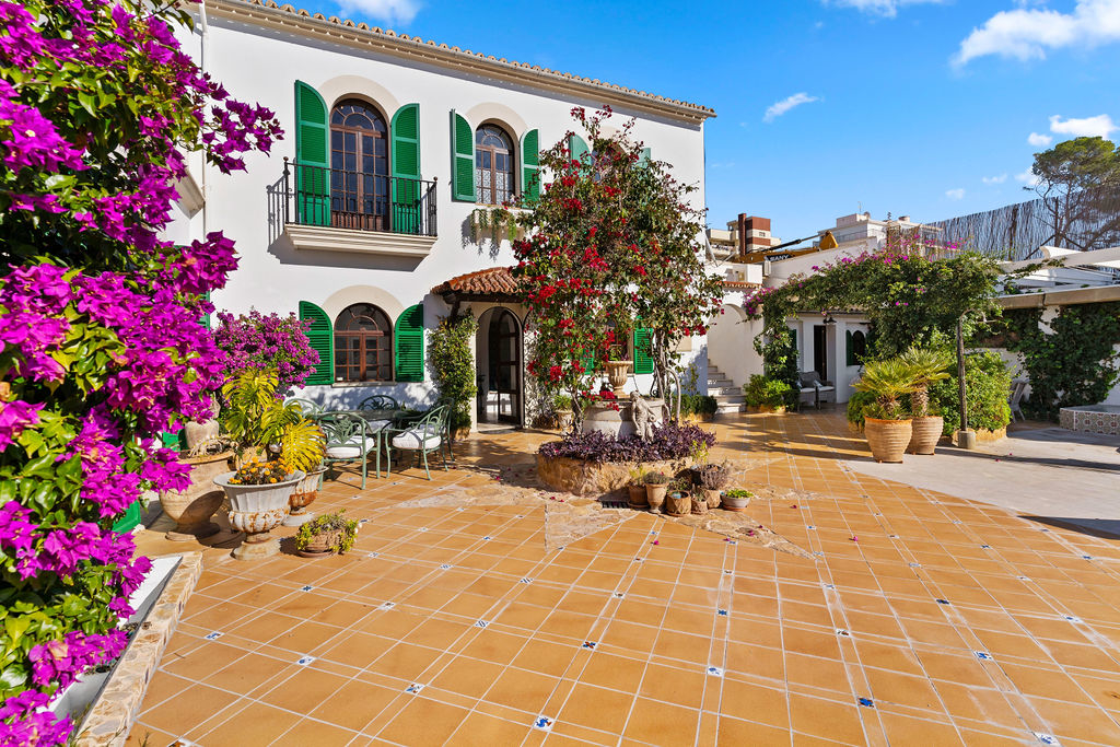 “Mama Mia Villa” – Mediterranes Traumhaus mit atemberaubendem Meerblick in Cala Mayor