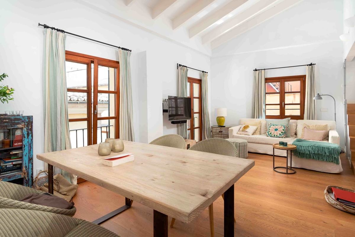 Beautiful duplex penthouse with roof terrace in Old Town