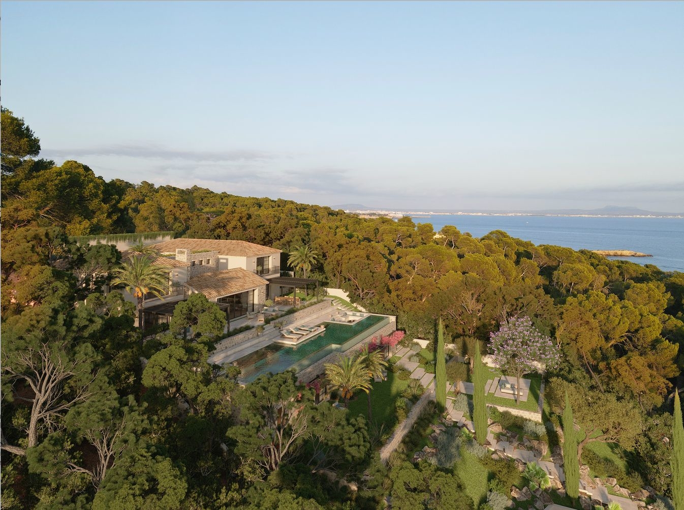 Luxuriöse Villa mit Meerblick in Strandnähe in Bendinat