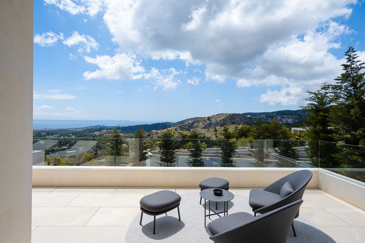 Spectacular designer villa with sea and mountain views