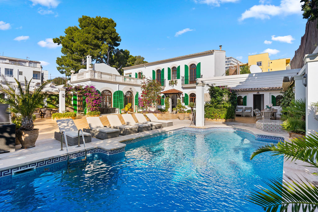 “Mama Mia Villa” – Mediterranean Dream home with seaviews