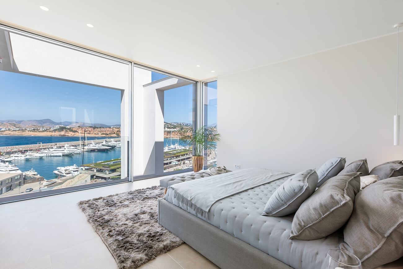 Villa with amazing views to the marina of Port Adriano