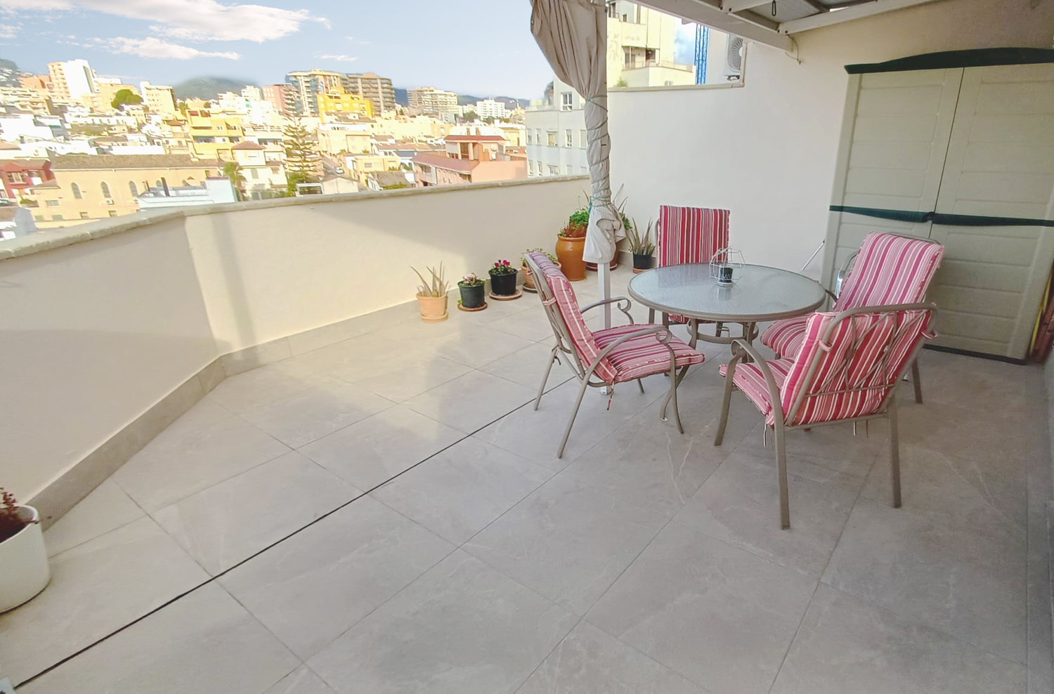 Bright and cosy flat with stunning views of the Bellver Castle and the port of Palma