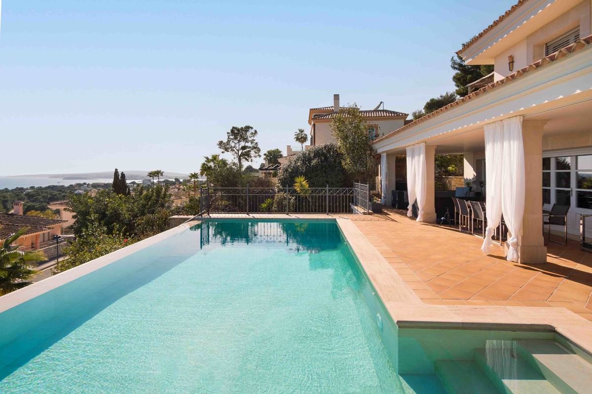 Luxuriöse Traum-Villa mit Meerblick in Bendinat