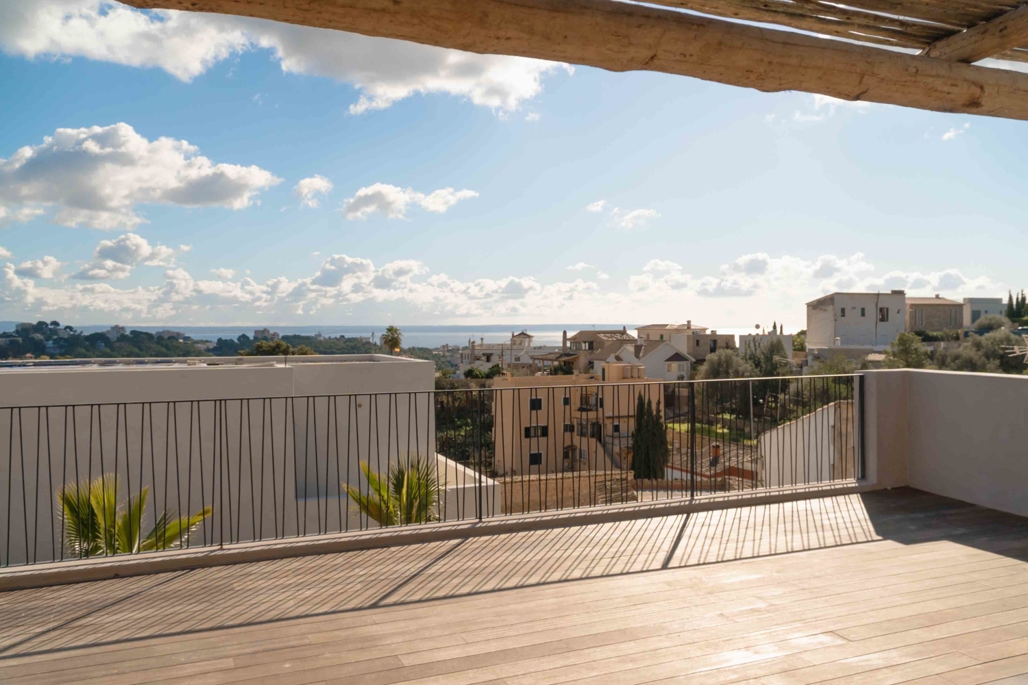 Increíble nueva construcción “Passivhaus” en Génova con vistas al mar y piscina