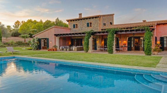 MAGNIFICENT LUXURY ESTATE WITH STABLES AND GUEST HOUSE IN CALVIA e3bc5990