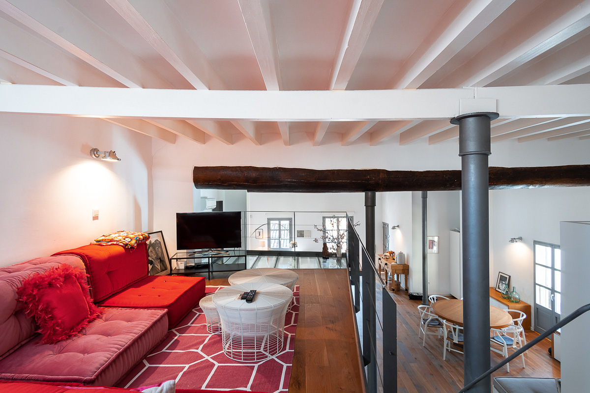 AMAZING LOFT WITH HIGH CEILINGS AND ROOFTOP TERRACE